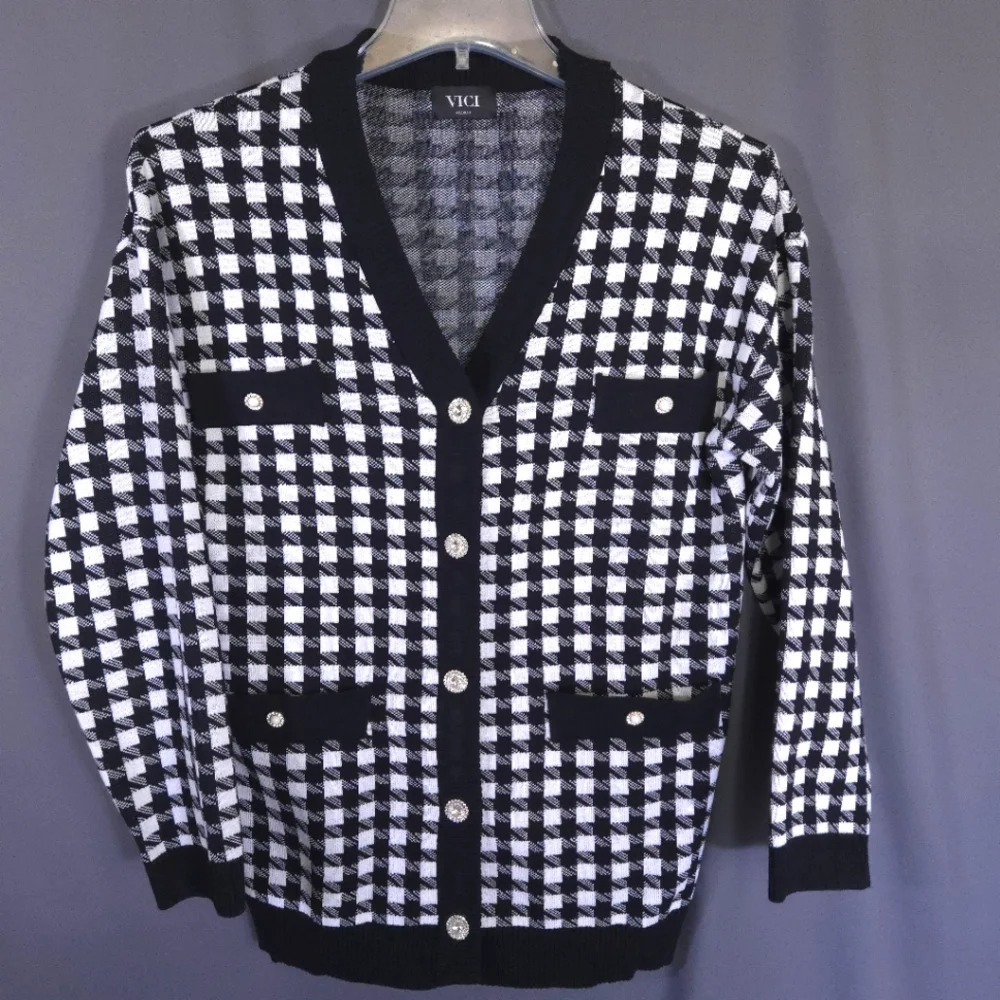 VICI Button Front Cardigan Houndstooth Jeweled Pearl Classy Size Med Old Money‎